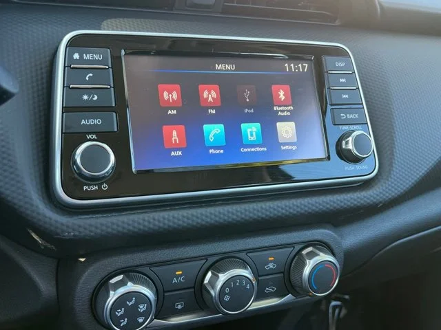 SEMINUEVOS NISSAN Kicks Play a Estados en autogozo