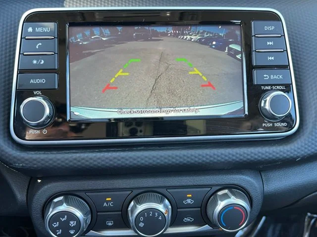 SEMINUEVOS NISSAN Kicks Play a Estados en autogozo