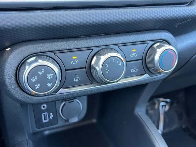 SEMINUEVOS NISSAN Kicks Play a Estados en autogozo