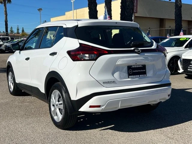 SEMINUEVOS NISSAN Kicks Play a Estados en autogozo