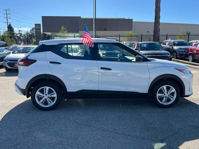SEMINUEVOS NISSAN Kicks Play a Estados en autogozo