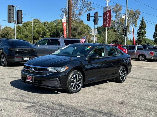SEMINUEVOS VOLKSWAGEN Jetta a Estados en autogozo