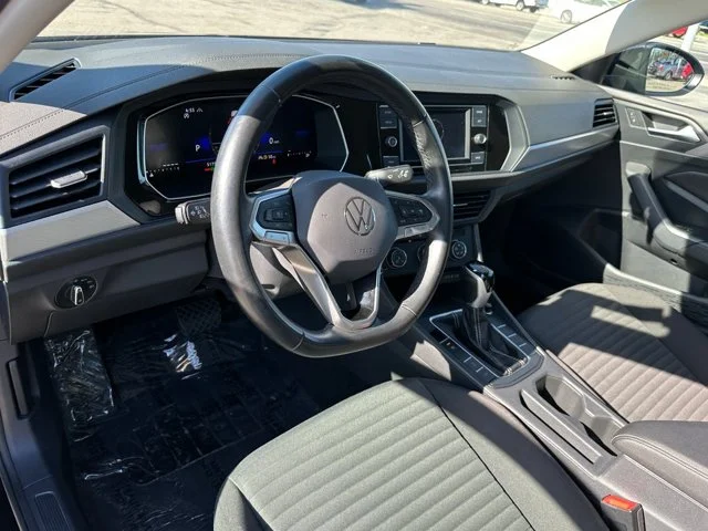 SEMINUEVOS VOLKSWAGEN Jetta a Estados en autogozo