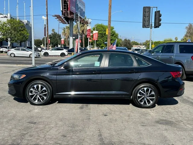 SEMINUEVOS VOLKSWAGEN Jetta a Estados en autogozo
