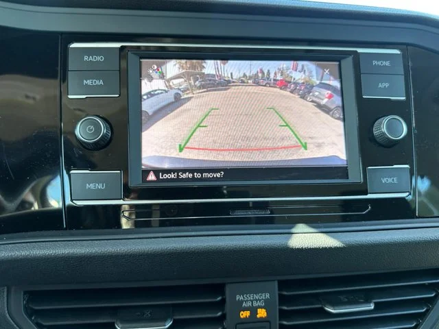 SEMINUEVOS VOLKSWAGEN Jetta a Estados en autogozo