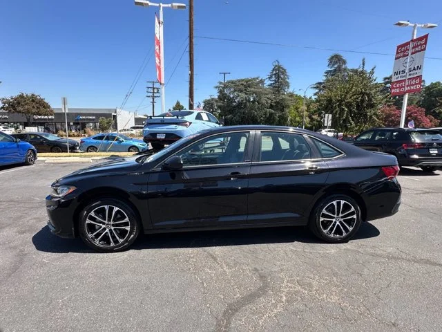 SEMINUEVOS VOLKSWAGEN Jetta a Estados en autogozo