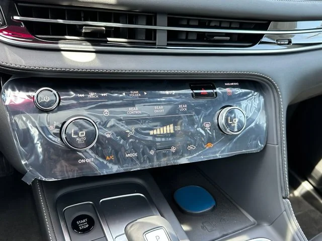 Nuevos INFINITI QX65 à Estados chez autogozo
