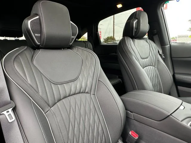 Nuevos INFINITI QX65 à Estados chez autogozo