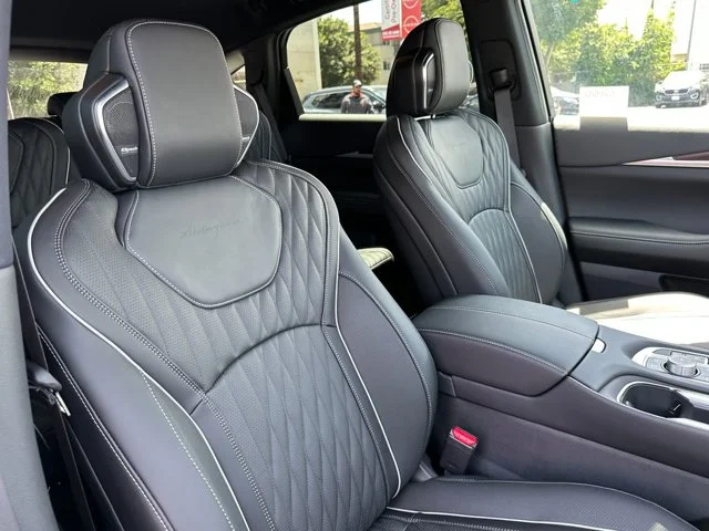 Nuevos INFINITI QX65 à Estados chez autogozo