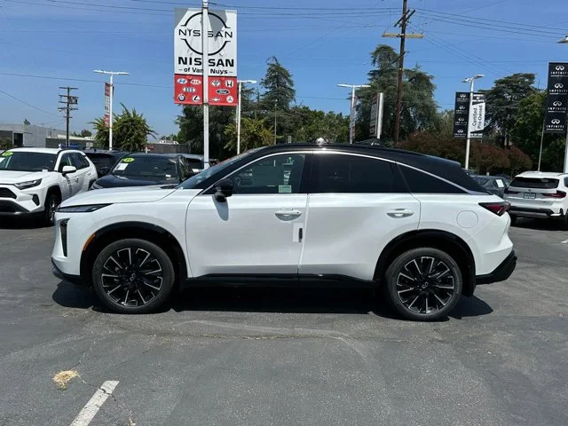 Nuevos INFINITI QX65 à Estados chez autogozo