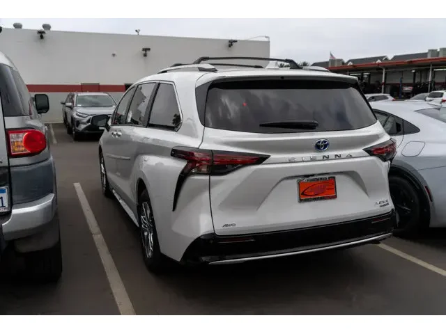 SEMINUEVOS TOYOTA Sienna a Estados en autogozo