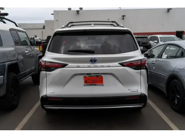 SEMINUEVOS TOYOTA Sienna a Estados en autogozo
