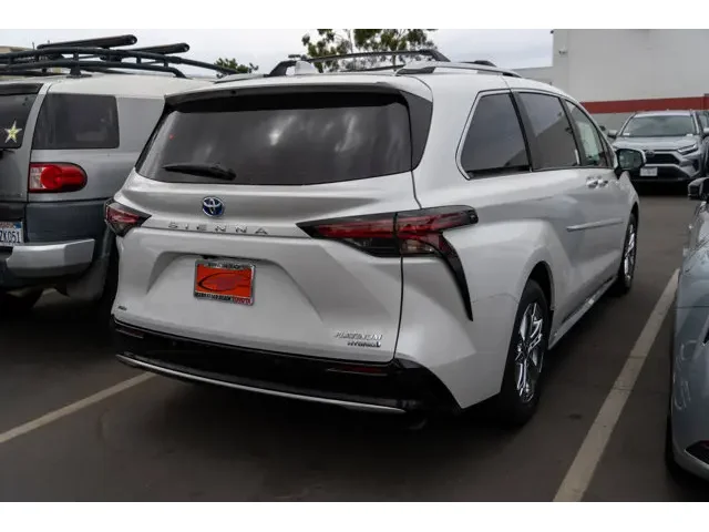 SEMINUEVOS TOYOTA Sienna a Estados en autogozo