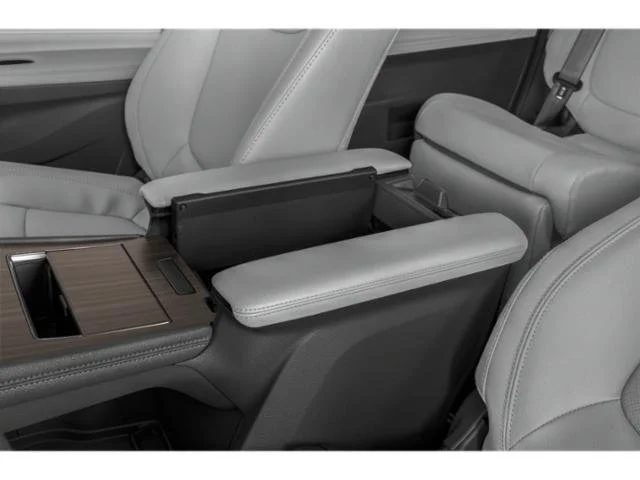 SEMINUEVOS TOYOTA Sienna a Estados en autogozo