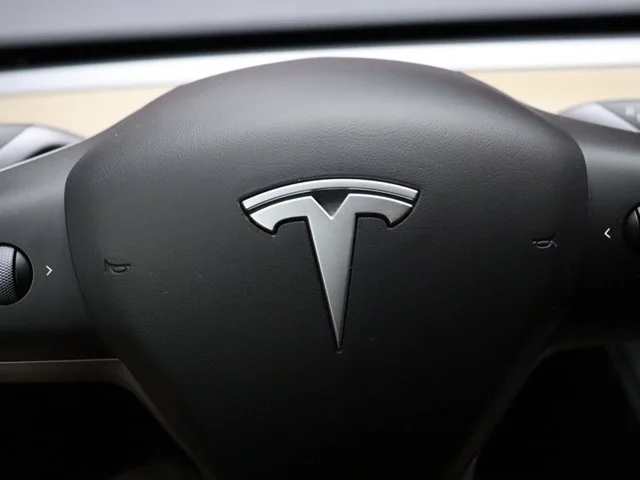 SEMINUEVOS TESLA Model 3 a Estados en autogozo