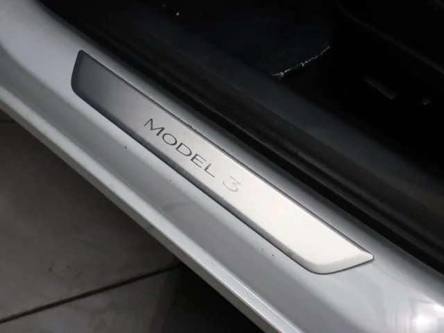 SEMINUEVOS TESLA Model 3 a Estados en autogozo
