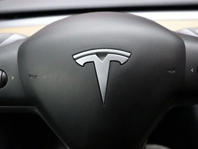 SEMINUEVOS TESLA Model 3 a Estados en autogozo