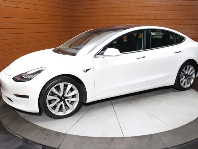 SEMINUEVOS TESLA Model 3 a Estados en autogozo