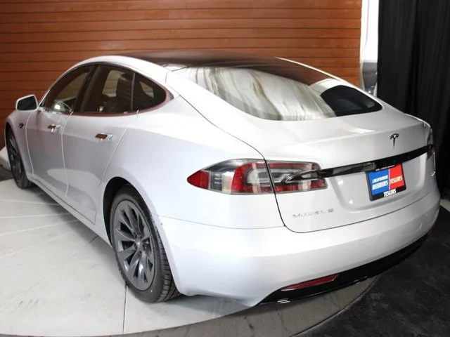 SEMINUEVOS TESLA Model S a Estados en autogozo