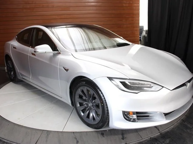 SEMINUEVOS TESLA Model S a Estados en autogozo