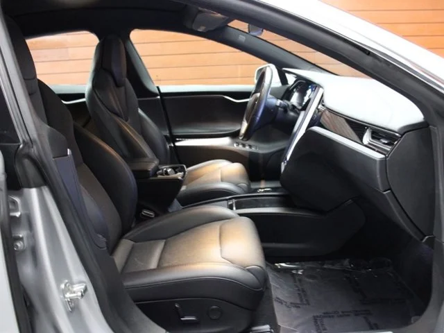 SEMINUEVOS TESLA Model S a Estados en autogozo