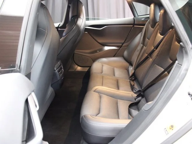 SEMINUEVOS TESLA Model S a Estados en autogozo