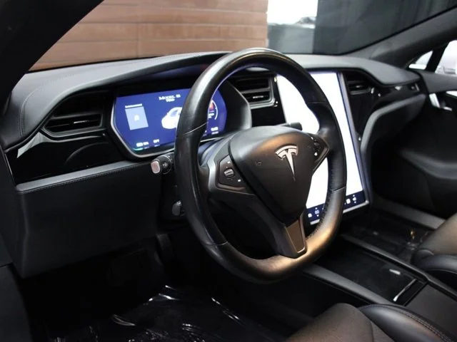 SEMINUEVOS TESLA Model S a Estados en autogozo