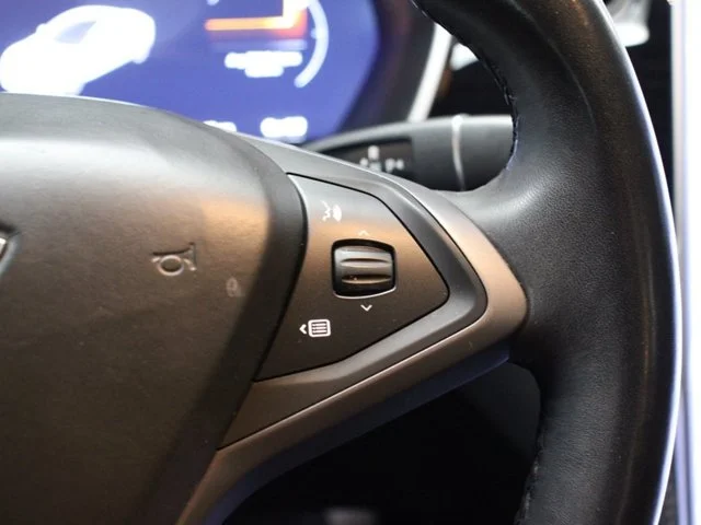 SEMINUEVOS TESLA Model S a Estados en autogozo