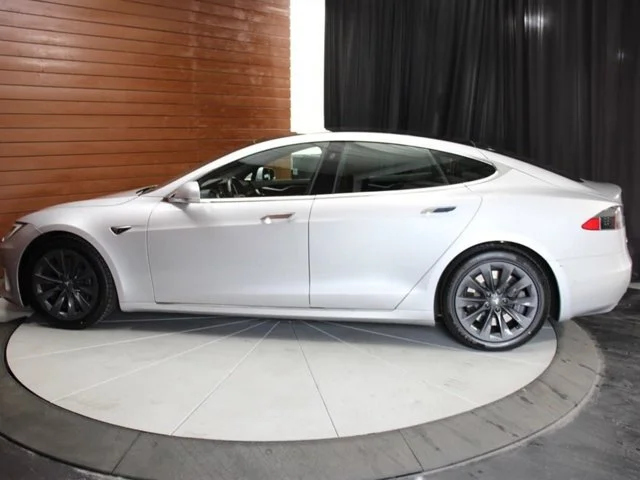 SEMINUEVOS TESLA Model S a Estados en autogozo