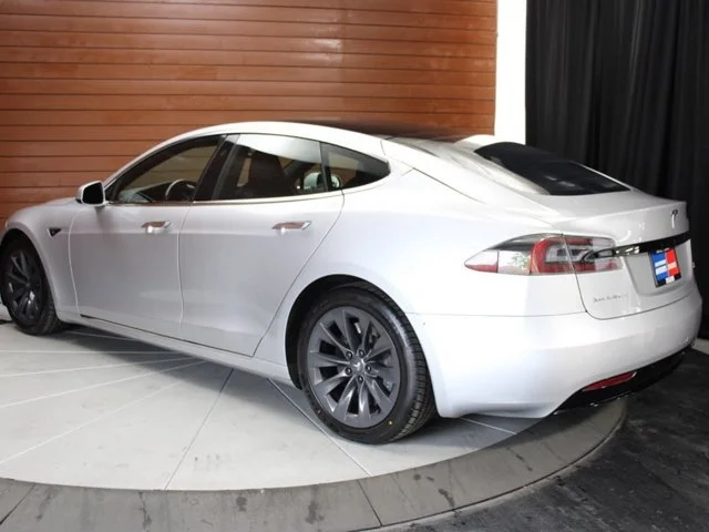 SEMINUEVOS TESLA Model S a Estados en autogozo