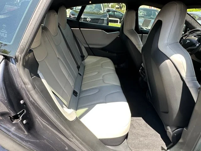 SEMINUEVOS TESLA Model S a Estados en autogozo