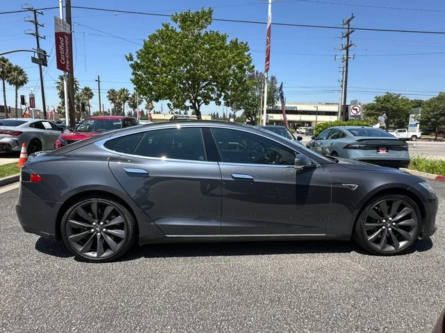 SEMINUEVOS TESLA Model S a Estados en autogozo