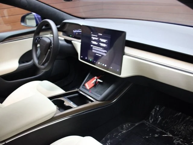 SEMINUEVOS TESLA Model S a Estados en autogozo