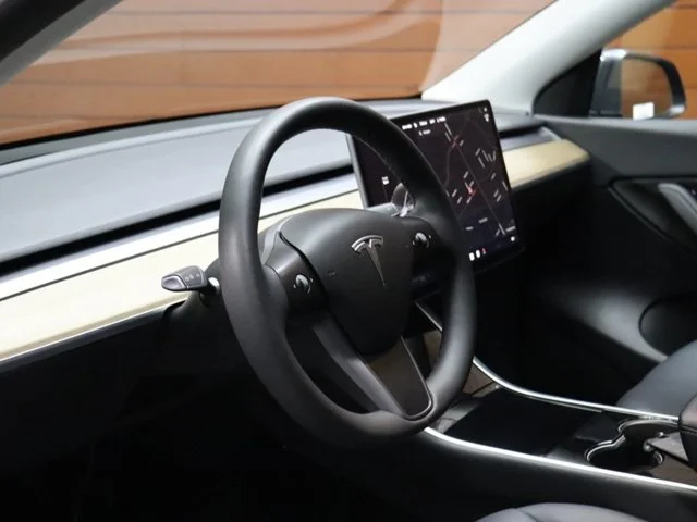SEMINUEVOS TESLA Model Y a Estados en autogozo