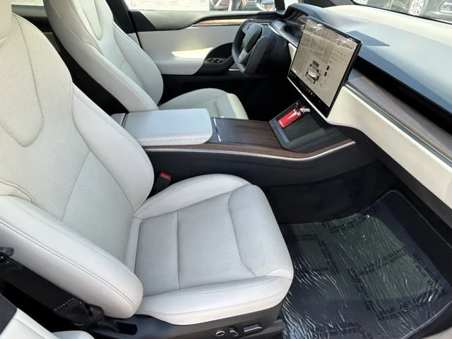 SEMINUEVOS TESLA Model X a Estados en autogozo