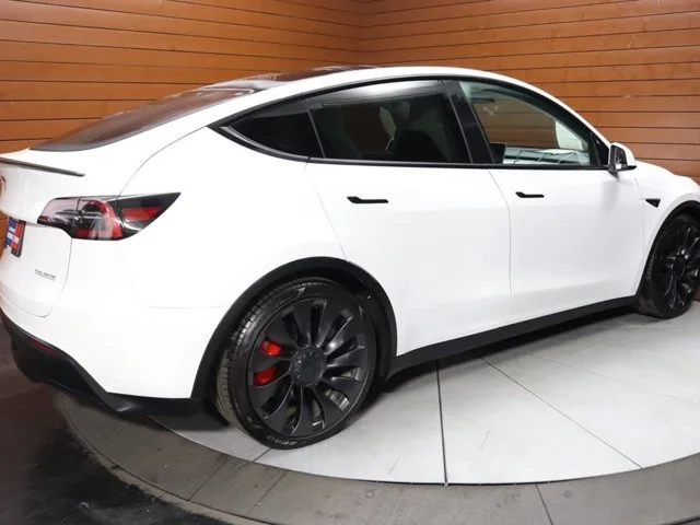 SEMINUEVOS TESLA Model Y a Estados en autogozo
