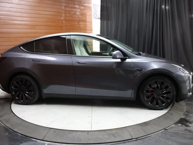 SEMINUEVOS TESLA Model Y a Estados en autogozo