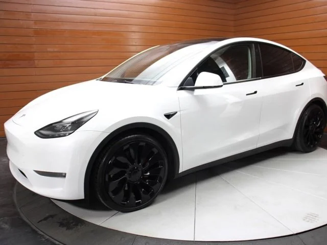 SEMINUEVOS TESLA Model Y a Estados en autogozo