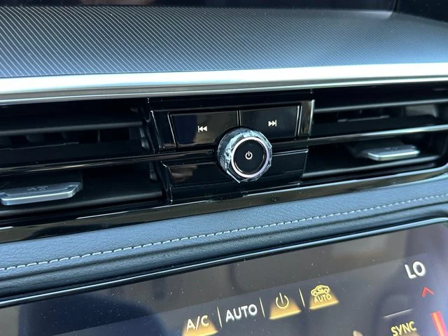 Nuevos INFINITI QX80 à Estados chez autogozo