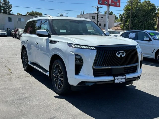 Nuevos INFINITI QX80 à Estados chez autogozo