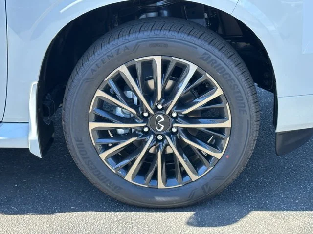 Nuevos INFINITI QX80 à Estados chez autogozo