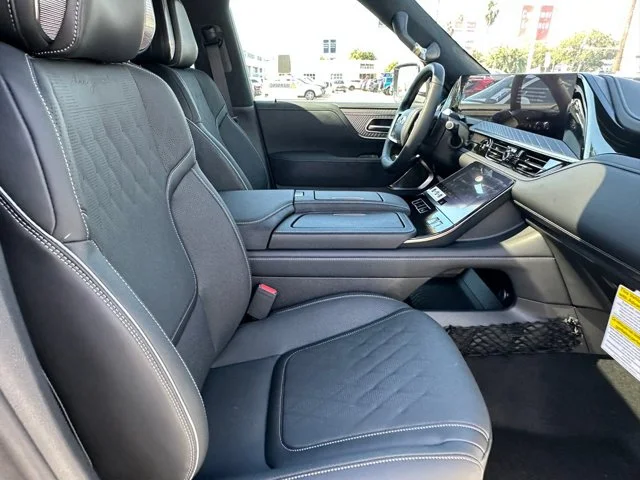 Nuevos INFINITI QX80 à Estados chez autogozo