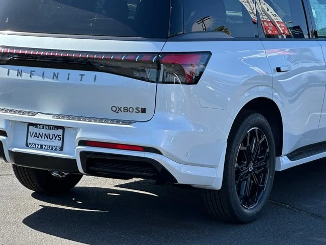 Nuevos INFINITI QX80 à Estados chez autogozo