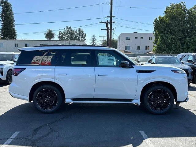 Nuevos INFINITI QX80 à Estados chez autogozo