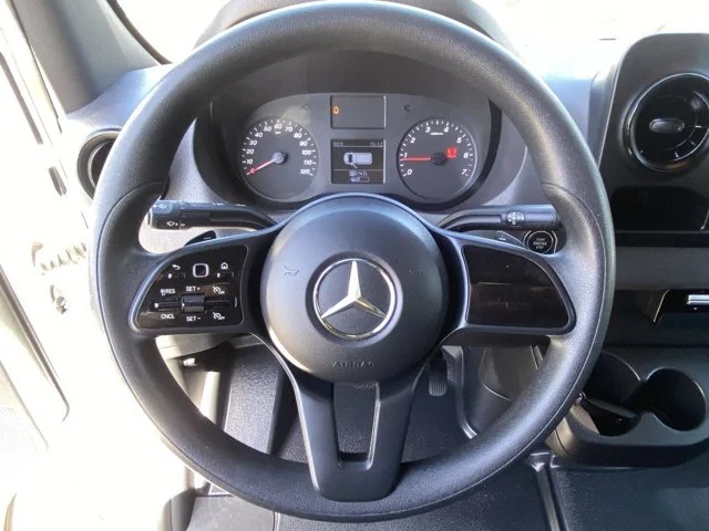 SEMINUEVOS MERCEDES-BENZ Sprinter Cargo Van a Estados en autogozo