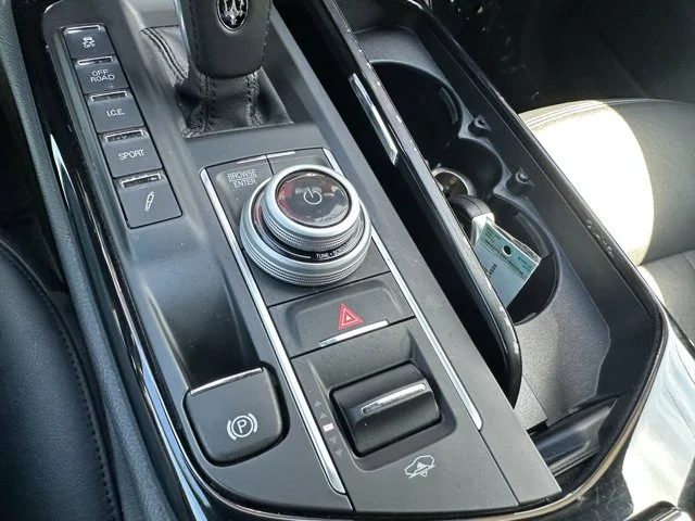 SEMINUEVOS MASERATI Levante a Estados en autogozo