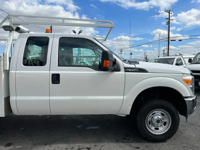 SEMINUEVOS FORD F-350 Super Duty a Estados en autogozo