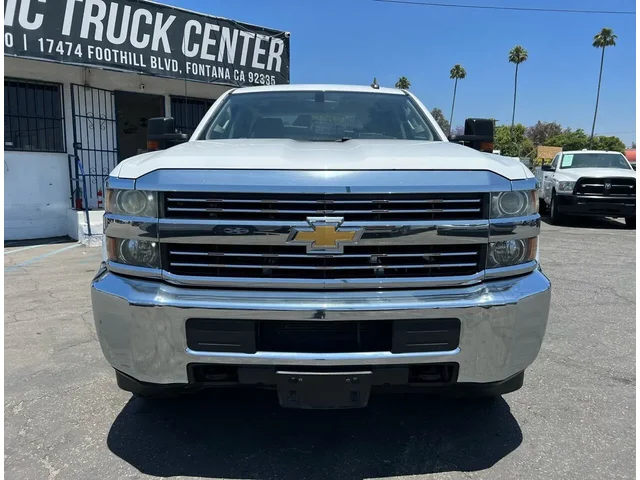 SEMINUEVOS CHEVROLET Silverado 3500HD a Estados en autogozo Vehicle Image