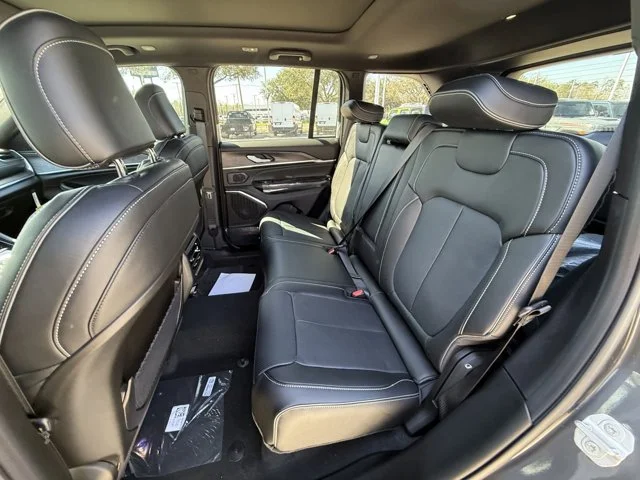 Nuevos JEEP GRAND CHEROKEE à Estados chez autogozo