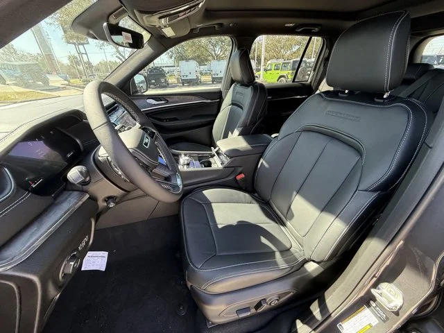 Nuevos JEEP GRAND CHEROKEE à Estados chez autogozo